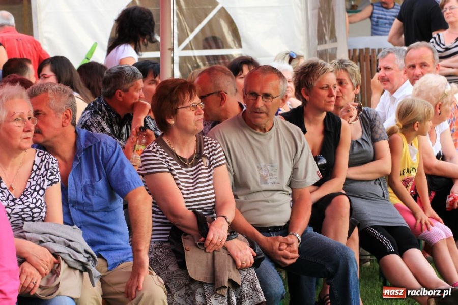 Zdjęcie w galerii na portalu naszraciborz.pl: Joanna Bartel rozbawiła publiczność wiadomości z regionu