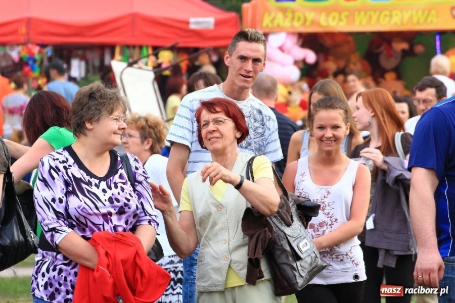 Zdjęcie w galerii na portalu naszraciborz.pl: Joanna Bartel rozbawiła publiczność wiadomości z regionu