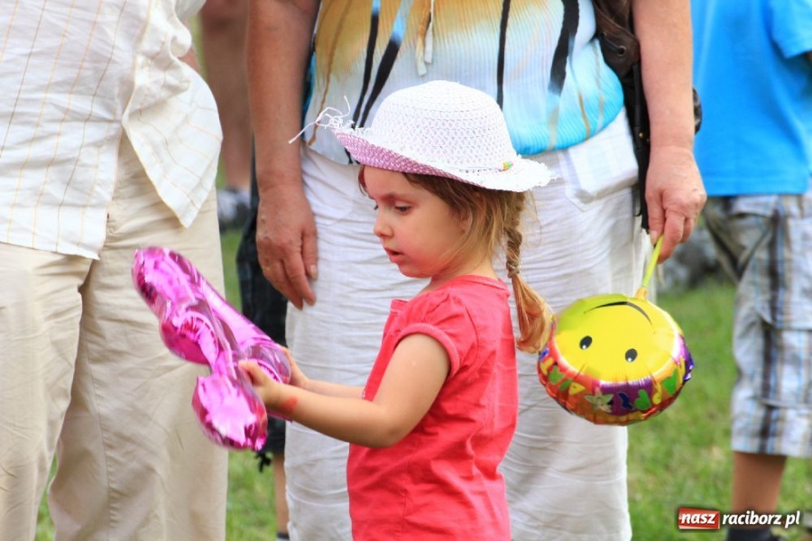 Zdjęcie w galerii na portalu naszraciborz.pl: Joanna Bartel rozbawiła publiczność wiadomości z regionu