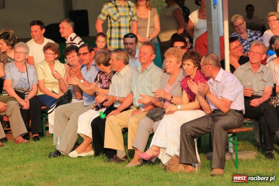 Zdjęcie w galerii na portalu naszraciborz.pl: Joanna Bartel rozbawiła publiczność wiadomości z regionu