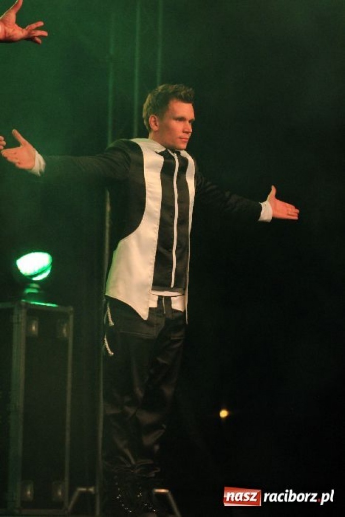 Zdjęcie w galerii na portalu naszraciborz.pl: Tysiące ludzi na koncercie Boys w Nędzy wiadomości z regionu