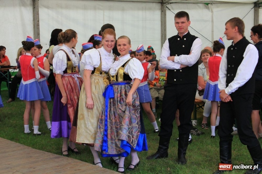 Zdjęcie w galerii na portalu naszraciborz.pl: Pokazy taneczne podczas festynu w Nędzy wiadomości z regionu
