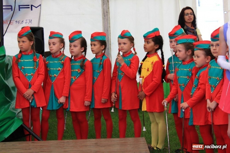 Zdjęcie w galerii na portalu naszraciborz.pl: Pokazy taneczne podczas festynu w Nędzy wiadomości z regionu