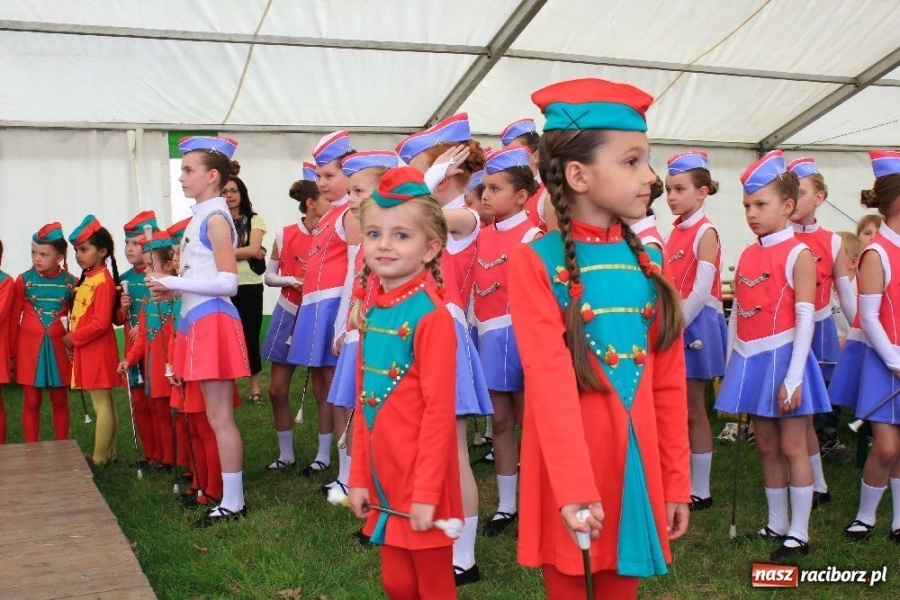 Zdjęcie w galerii na portalu naszraciborz.pl: Pokazy taneczne podczas festynu w Nędzy wiadomości z regionu
