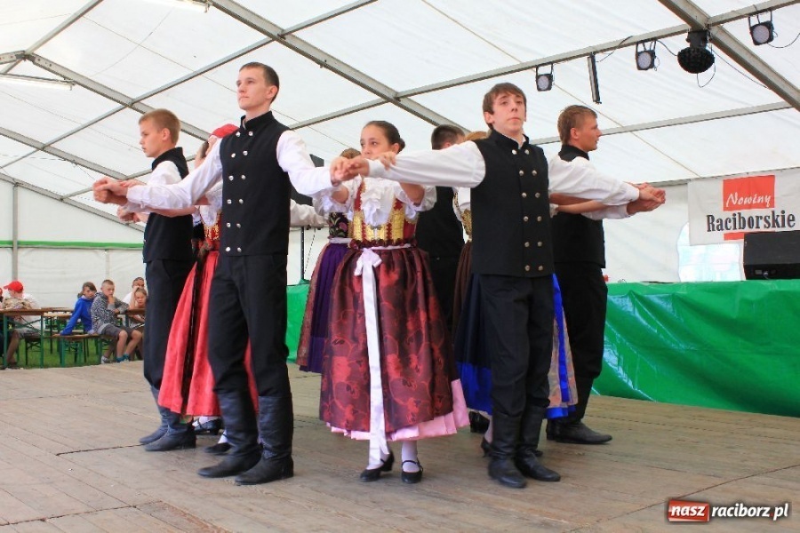 Zdjęcie w galerii na portalu naszraciborz.pl: Pokazy taneczne podczas festynu w Nędzy wiadomości z regionu