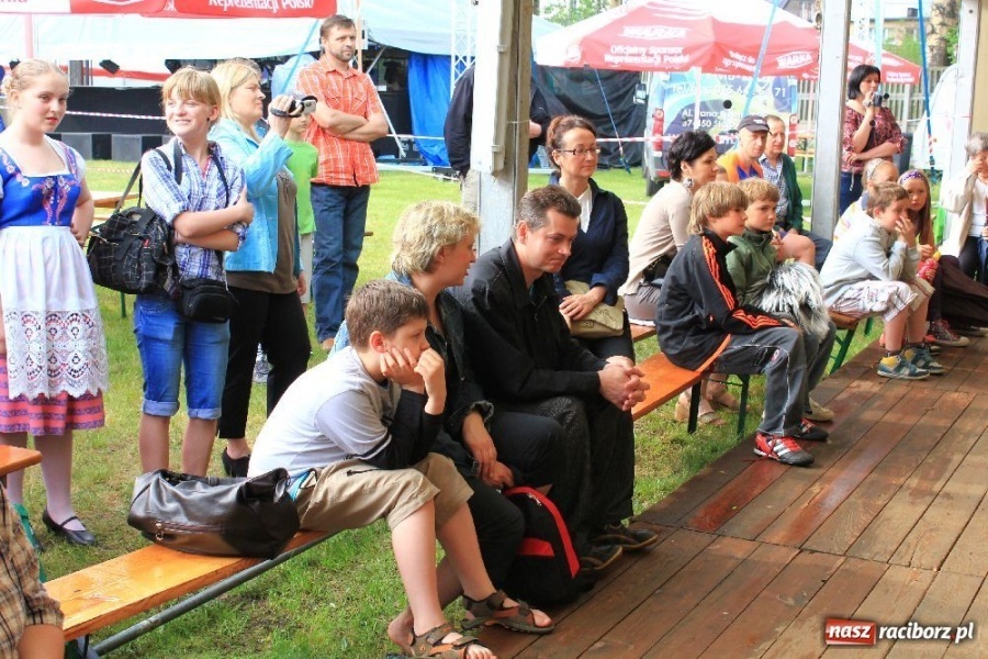 Zdjęcie w galerii na portalu naszraciborz.pl: Pokazy taneczne podczas festynu w Nędzy wiadomości z regionu