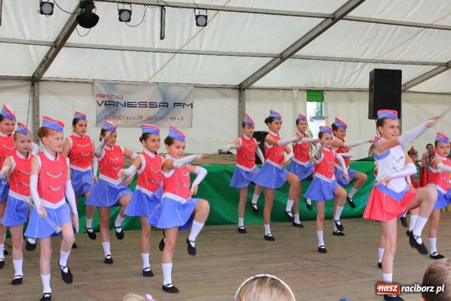 Zdjęcie w galerii na portalu naszraciborz.pl: Pokazy taneczne podczas festynu w Nędzy wiadomości z regionu