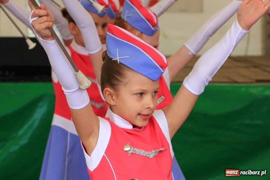 Zdjęcie w galerii na portalu naszraciborz.pl: Pokazy taneczne podczas festynu w Nędzy wiadomości z regionu