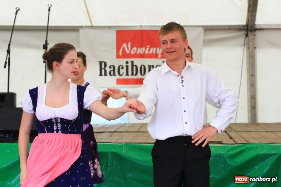 Zdjęcie w galerii na portalu naszraciborz.pl: Pokazy taneczne podczas festynu w Nędzy wiadomości z regionu
