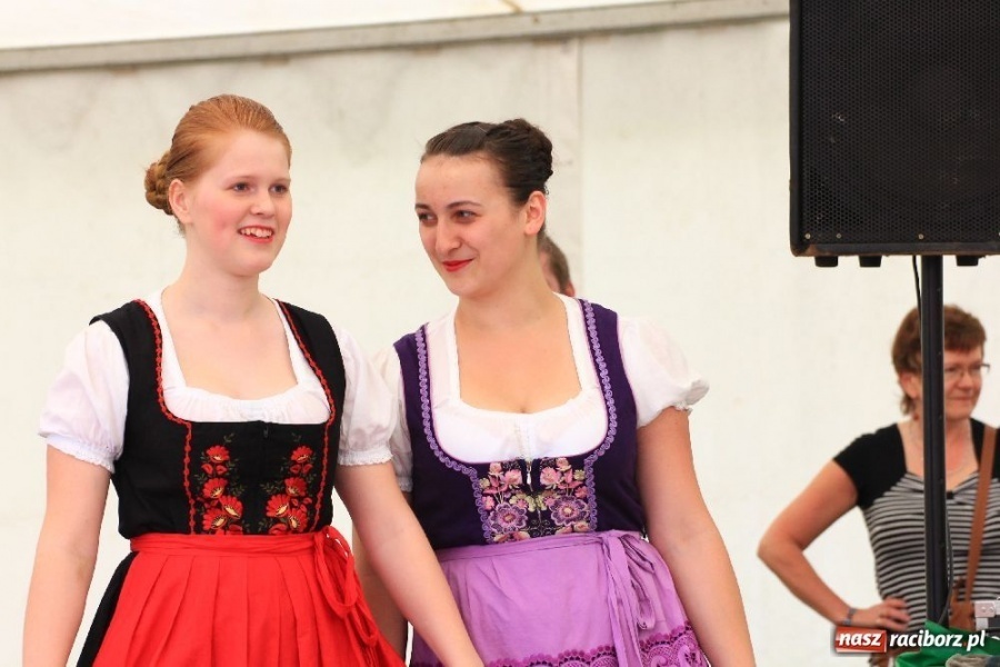 Zdjęcie w galerii na portalu naszraciborz.pl: Pokazy taneczne podczas festynu w Nędzy wiadomości z regionu