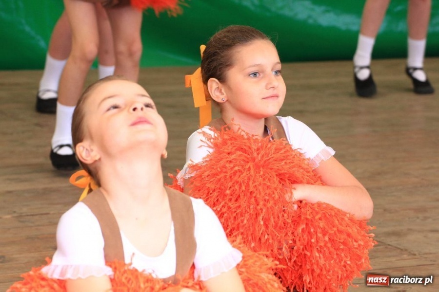 Zdjęcie w galerii na portalu naszraciborz.pl: Pokazy taneczne podczas festynu w Nędzy wiadomości z regionu