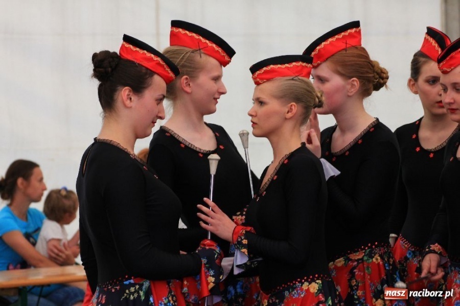 Zdjęcie w galerii na portalu naszraciborz.pl: Pokazy taneczne podczas festynu w Nędzy wiadomości z regionu