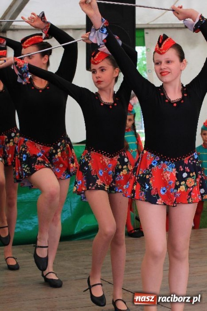 Zdjęcie w galerii na portalu naszraciborz.pl: Pokazy taneczne podczas festynu w Nędzy wiadomości z regionu