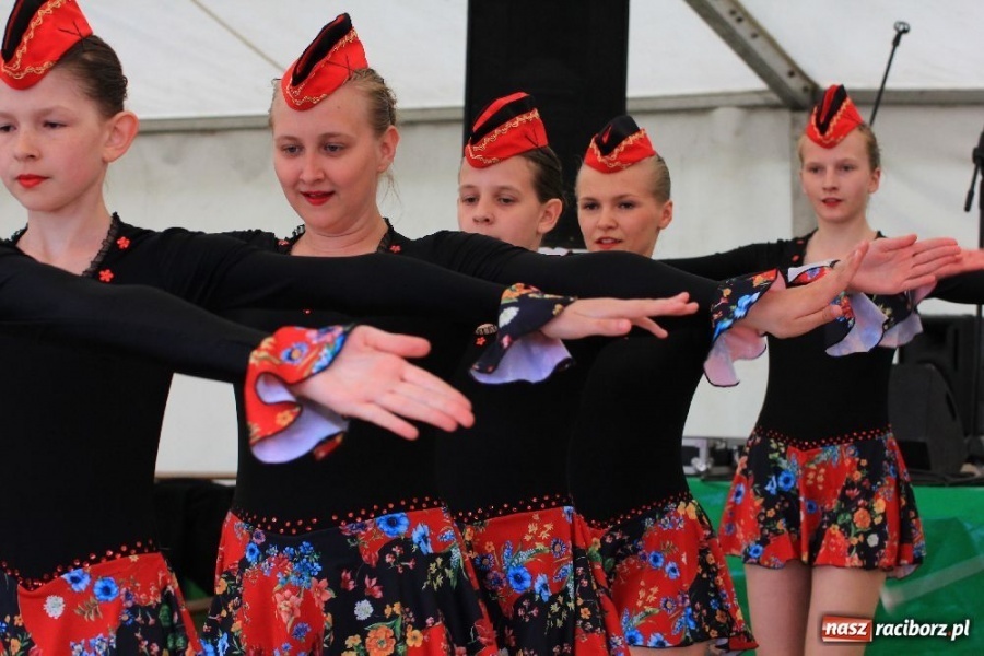 Zdjęcie w galerii na portalu naszraciborz.pl: Pokazy taneczne podczas festynu w Nędzy wiadomości z regionu