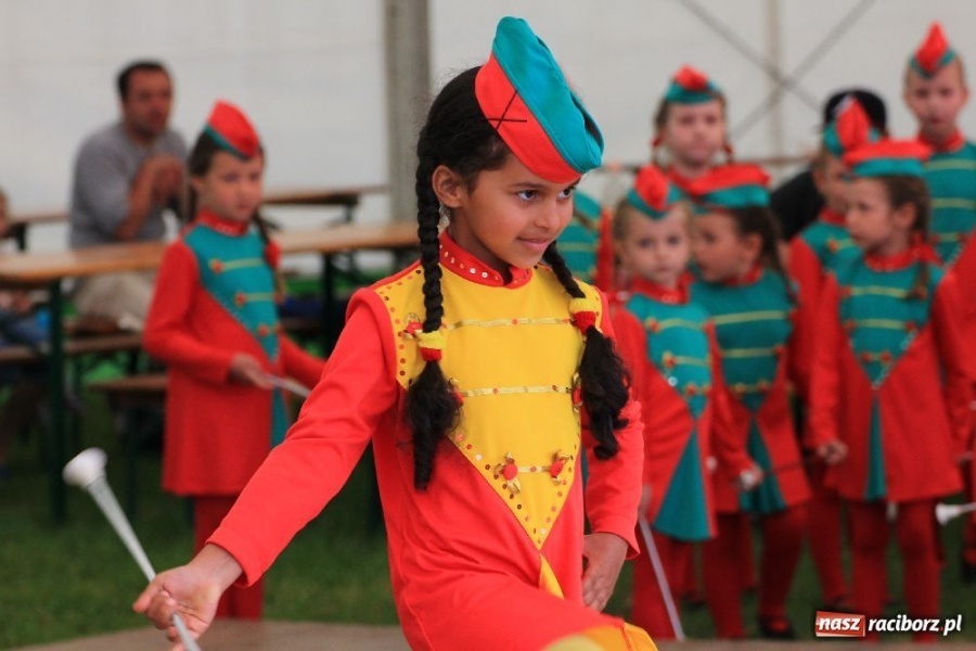 Zdjęcie w galerii na portalu naszraciborz.pl: Pokazy taneczne podczas festynu w Nędzy wiadomości z regionu