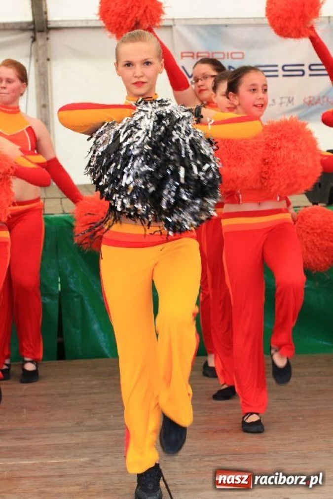 Zdjęcie w galerii na portalu naszraciborz.pl: Pokazy taneczne podczas festynu w Nędzy wiadomości z regionu