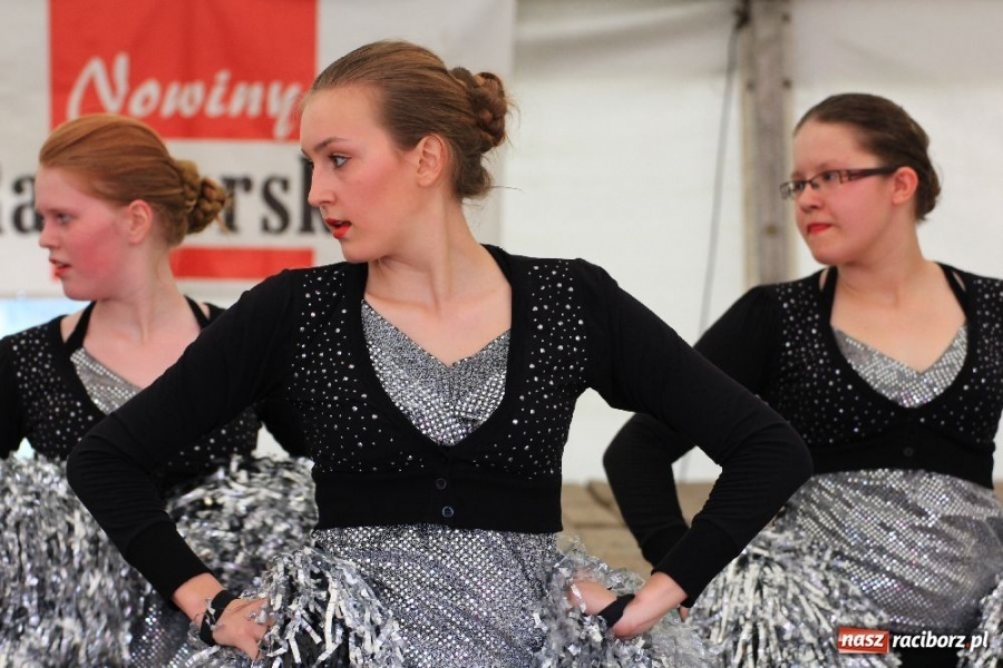 Zdjęcie w galerii na portalu naszraciborz.pl: Pokazy taneczne podczas festynu w Nędzy wiadomości z regionu