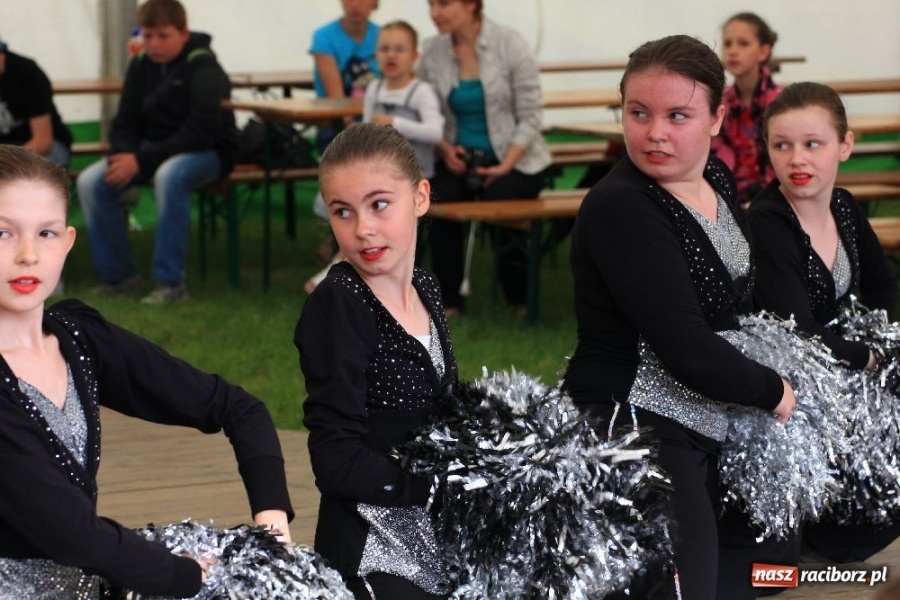 Zdjęcie w galerii na portalu naszraciborz.pl: Pokazy taneczne podczas festynu w Nędzy wiadomości z regionu