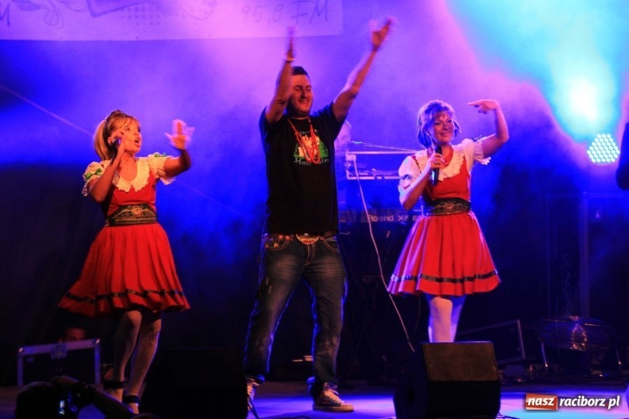 Zdjęcie w galerii na portalu naszraciborz.pl: Norbi rozgrzewał publiczność wiadomości z regionu