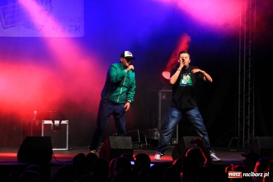 Zdjęcie w galerii na portalu naszraciborz.pl: Norbi rozgrzewał publiczność wiadomości z regionu