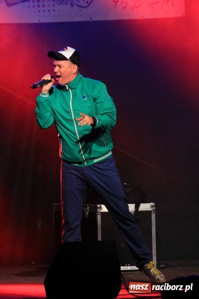 Zdjęcie w galerii na portalu naszraciborz.pl: Norbi rozgrzewał publiczność wiadomości z regionu