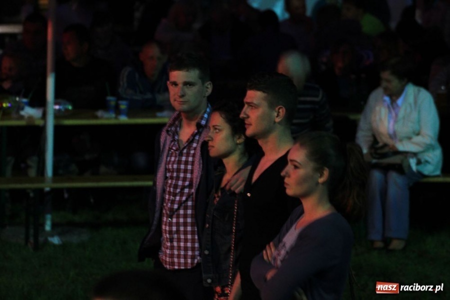 Zdjęcie w galerii na portalu naszraciborz.pl: Norbi rozgrzewał publiczność wiadomości z regionu