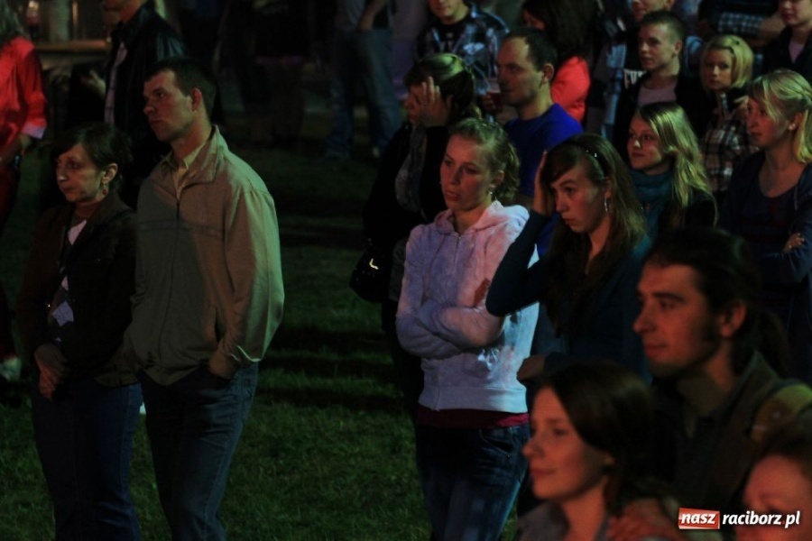 Zdjęcie w galerii na portalu naszraciborz.pl: Norbi rozgrzewał publiczność wiadomości z regionu