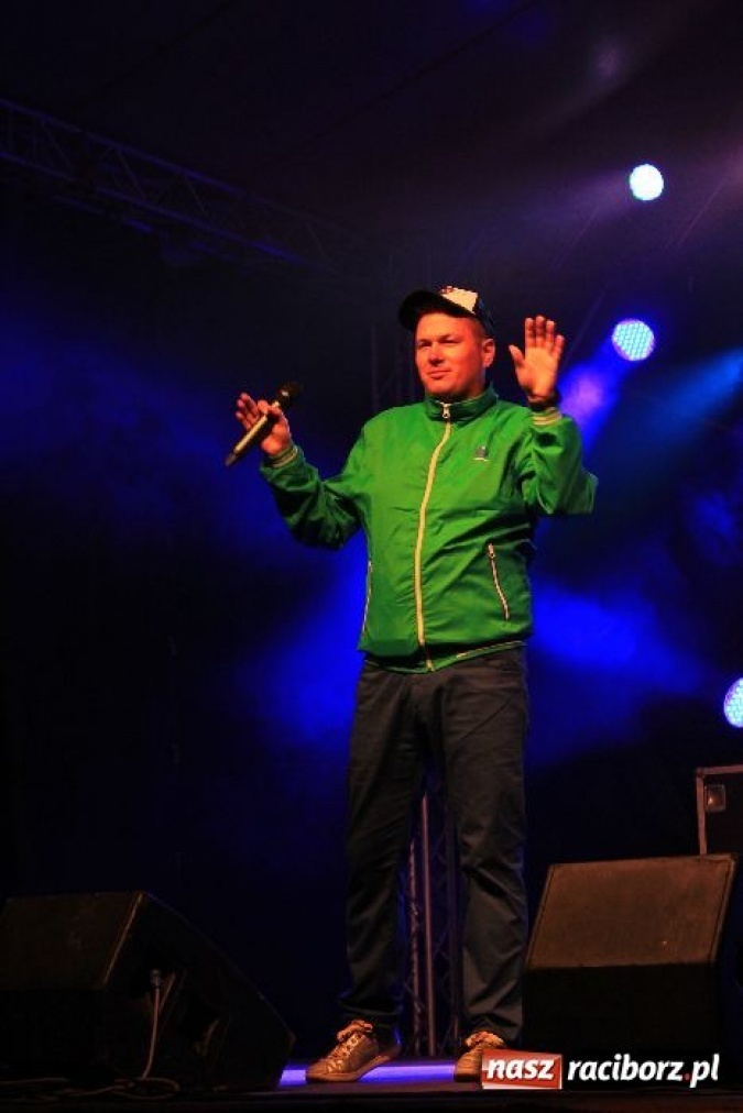Zdjęcie w galerii na portalu naszraciborz.pl: Norbi rozgrzewał publiczność wiadomości z regionu