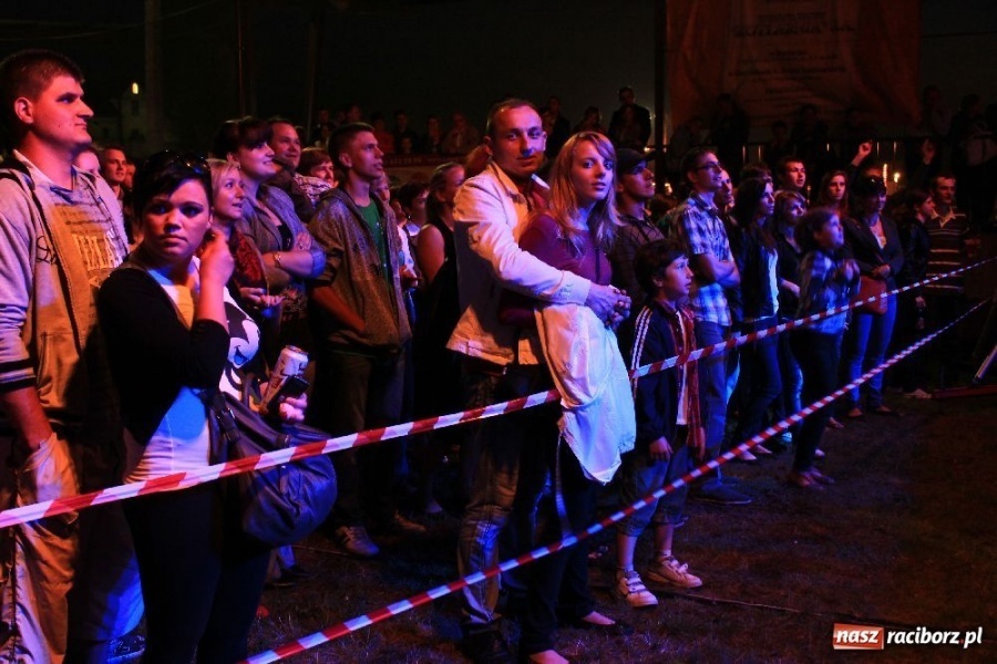 Zdjęcie w galerii na portalu naszraciborz.pl: Norbi rozgrzewał publiczność wiadomości z regionu