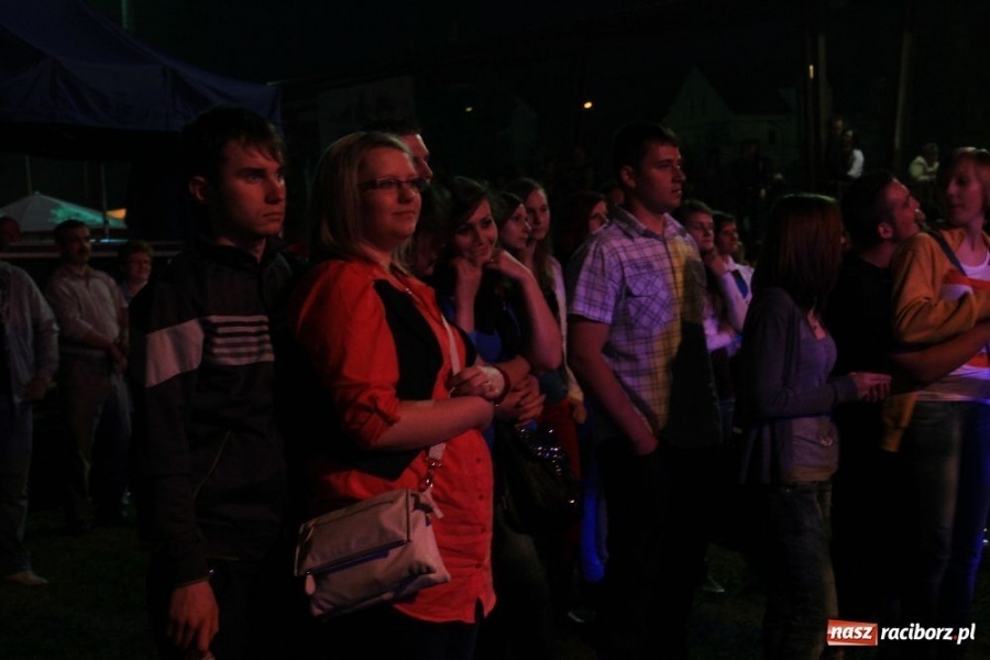 Zdjęcie w galerii na portalu naszraciborz.pl: Norbi rozgrzewał publiczność wiadomości z regionu