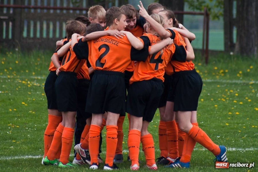 Zdjęcie w galerii na portalu naszraciborz.pl: Juniorzy młodsi Owsiszcz rozgromieni wiadomości z regionu