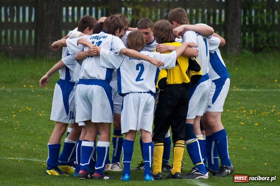 Zdjęcie w galerii na portalu naszraciborz.pl: Juniorzy młodsi Owsiszcz rozgromieni wiadomości z regionu