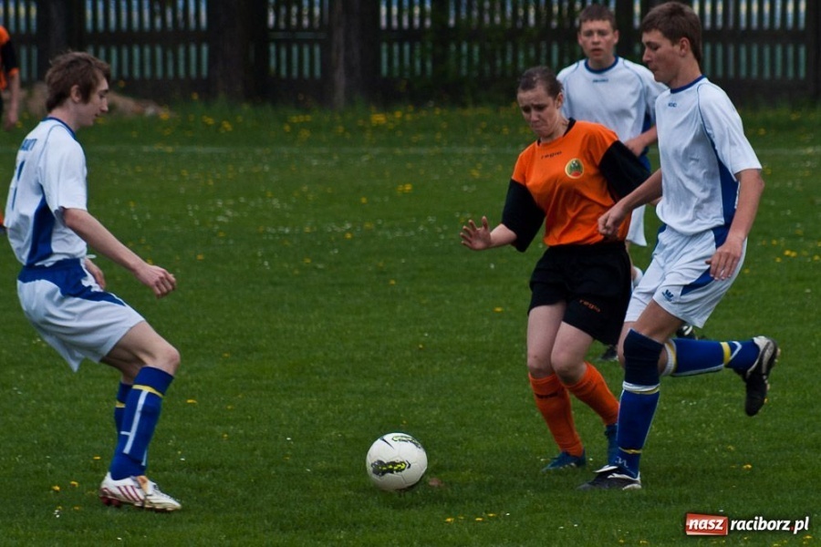 Zdjęcie w galerii na portalu naszraciborz.pl: Juniorzy młodsi Owsiszcz rozgromieni wiadomości z regionu
