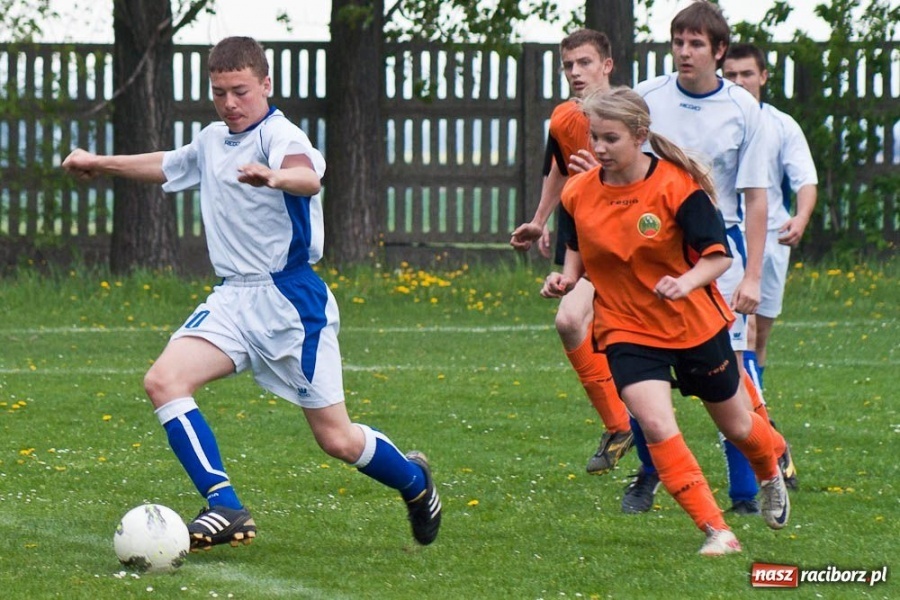 Zdjęcie w galerii na portalu naszraciborz.pl: Juniorzy młodsi Owsiszcz rozgromieni wiadomości z regionu