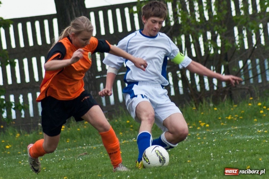 Zdjęcie w galerii na portalu naszraciborz.pl: Juniorzy młodsi Owsiszcz rozgromieni wiadomości z regionu