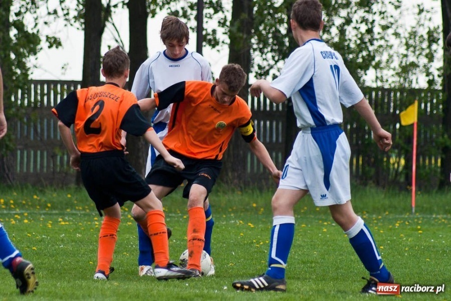 Zdjęcie w galerii na portalu naszraciborz.pl: Juniorzy młodsi Owsiszcz rozgromieni wiadomości z regionu