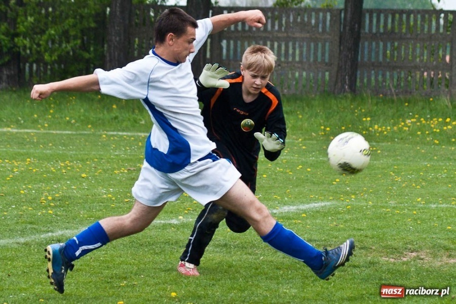 Zdjęcie w galerii na portalu naszraciborz.pl: Juniorzy młodsi Owsiszcz rozgromieni wiadomości z regionu