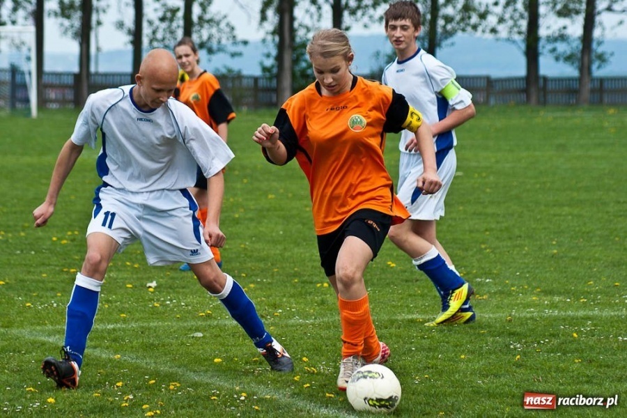 Zdjęcie w galerii na portalu naszraciborz.pl: Juniorzy młodsi Owsiszcz rozgromieni wiadomości z regionu