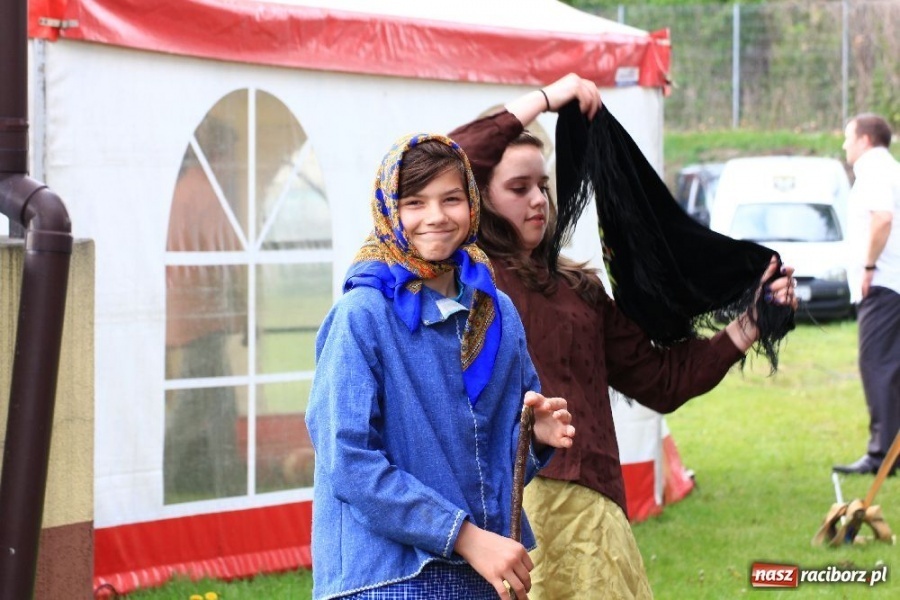 Zdjęcie w galerii na portalu naszraciborz.pl: Biesiada z Księciem i występ Bukslików wiadomości z regionu