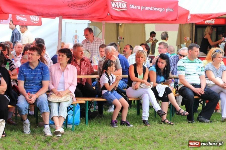 Zdjęcie w galerii na portalu naszraciborz.pl: Biesiada z Księciem i występ Bukslików wiadomości z regionu