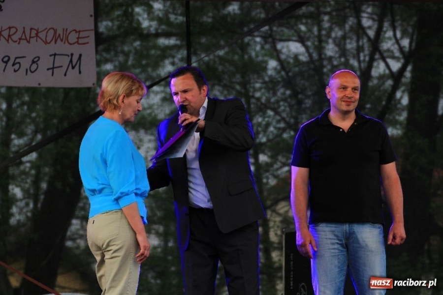 Zdjęcie w galerii na portalu naszraciborz.pl: Wieczór z Kabaretem pod Wyrwigroszem wiadomości z regionu