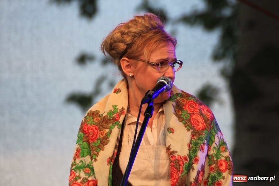 Zdjęcie w galerii na portalu naszraciborz.pl: Wieczór z Kabaretem pod Wyrwigroszem wiadomości z regionu