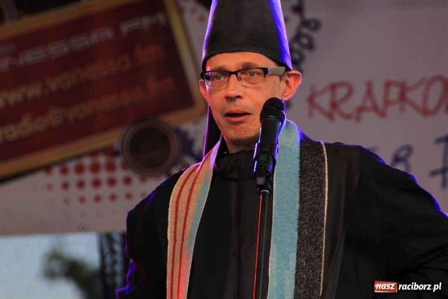 Zdjęcie w galerii na portalu naszraciborz.pl: Wieczór z Kabaretem pod Wyrwigroszem wiadomości z regionu