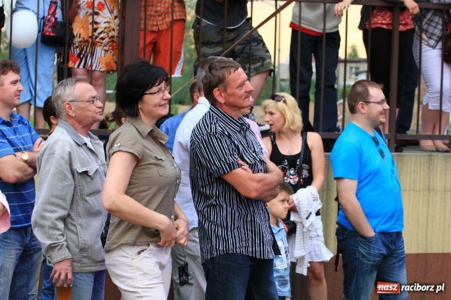 Zdjęcie w galerii na portalu naszraciborz.pl: Wieczór z Kabaretem pod Wyrwigroszem wiadomości z regionu