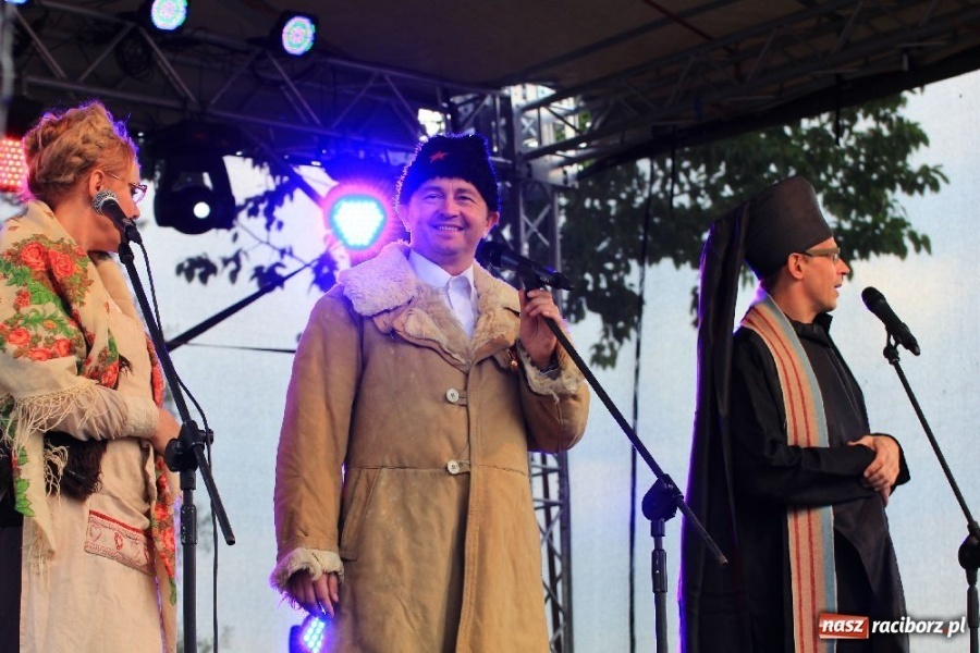 Zdjęcie w galerii na portalu naszraciborz.pl: Wieczór z Kabaretem pod Wyrwigroszem wiadomości z regionu