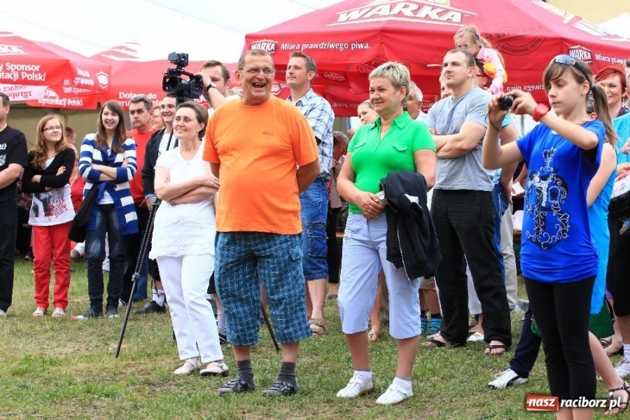 Zdjęcie w galerii na portalu naszraciborz.pl: Wieczór z Kabaretem pod Wyrwigroszem wiadomości z regionu