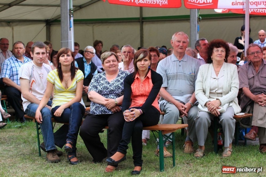 Zdjęcie w galerii na portalu naszraciborz.pl: Wieczór z Kabaretem pod Wyrwigroszem wiadomości z regionu