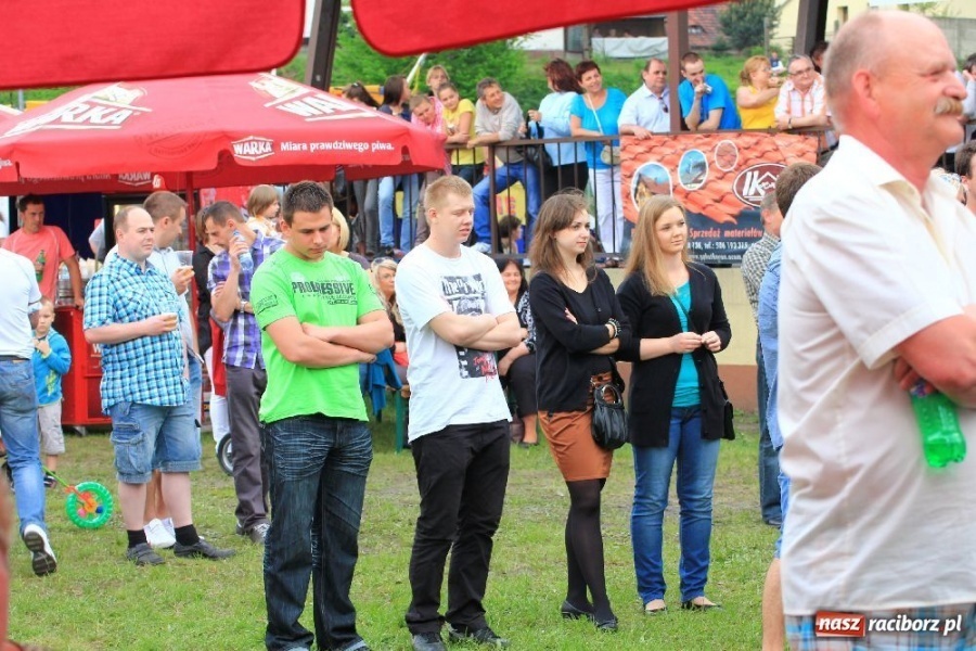 Zdjęcie w galerii na portalu naszraciborz.pl: Wieczór z Kabaretem pod Wyrwigroszem wiadomości z regionu