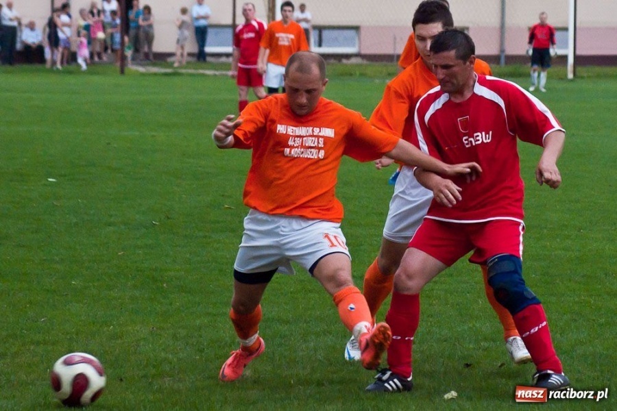 Zdjęcie w galerii na portalu naszraciborz.pl: Turza wywozi punkty z Krzanowic wiadomości z regionu