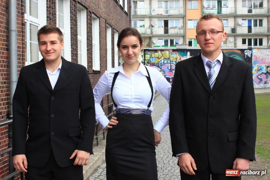 Zdjęcie w galerii na portalu naszraciborz.pl: Hura, hura, dzisiaj matura z polskiego wiadomości z regionu